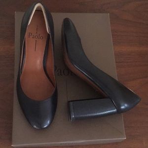 Linea Paolo Black Leather Pumps size 6, block heel